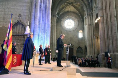 Fèlix Larrosa ha presidit l'acte commemoratiu amb mtoiu de Santa Cecília, patrona de la Guàrdia Urbana, que per primer cop s'ha fet a la Seu Vella.