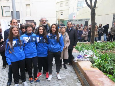 Les jugadores de futbol de l'AEM han estat les encarregades de llegir el manifest institucional.