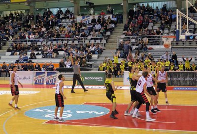 L'equip senior del CB Pardinyes ha guanyat el CB Mollet, per 82 a 76, i manté el lideratge al seu grup de la categoria EBA.