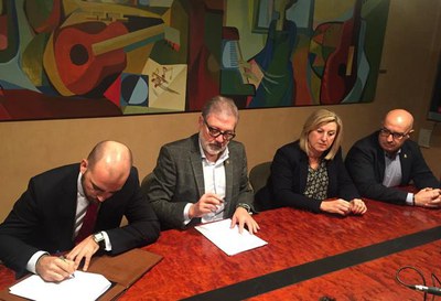 La Paeria i Eurofund rubriquen l'acord del SUR 42 i el vial de Torre Salses.