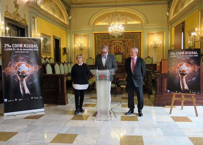 Presentació a la Paeria de la 29a Copa Asobal que tindrà lloc a Lleida el 15 i 16 de desembre al pavelló municipal Barris Nord.