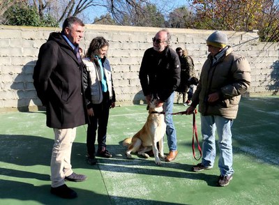 Xavier Rodamilans i Joan Queralt han visitat avui el CAAC on es fa el projecte "Guau", impulsat per l'Àrea d'Inclusió.