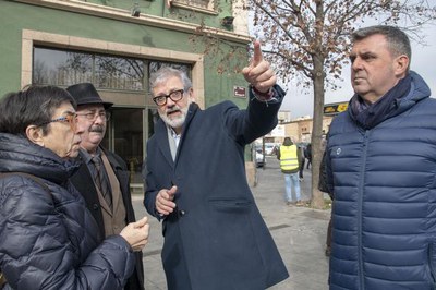 El paer en cap i el regidor Joan Queralt han conversat amb els representants dels veïns.