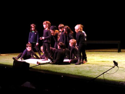 Els infants de l'Aula Municipal de Teatre participen en aquest espectacle.