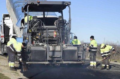 Les obres comporten la renovació del ferm asfàltic.