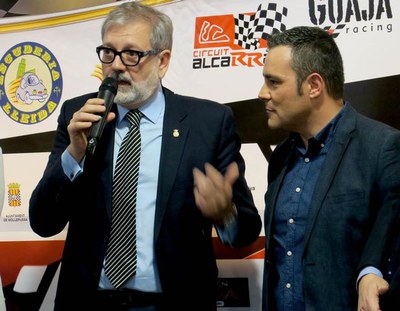 L’alcalde, Félix Larrosa, ha remarcat el paper de l’automobilisme en la promoció dels valors esportius i de Lleida.