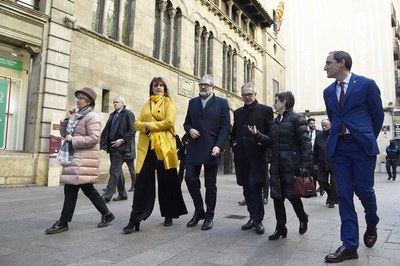Les autoritats han arribat a la futura seu del Museu des de la Paeria, a peu per l'Eix Comercial.