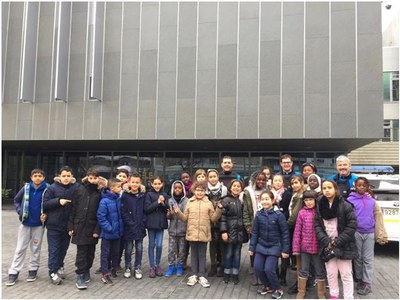 Visites de centres escolars de Lleida a la caserna de la Guàrdia Urbana.