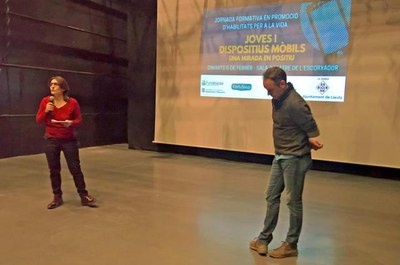 Jornada formativa sobre els joves i els dispositius mòbils per a professionals educatius i socials.