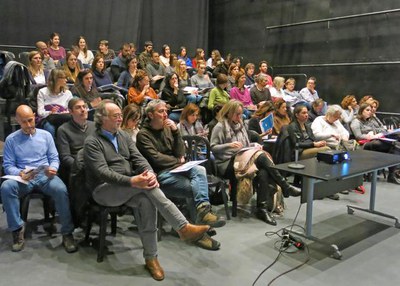 Una setantena de professionals dels àmbits de l'educació, social i sanitari han participat en la jornada formativa sobre joves i dispositius mòbils, ….
