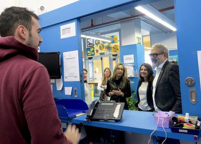 L’alcalde, Fèlix Larrosa, ha destacat el projecte educatiu de l’Institut Gili i Gaya, que enguany fa 50 anys.