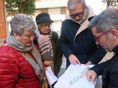 Segona fase d'actuació al carrer de les Roses, en què s'amplien les voreres, es millora la xarxa de clavegueram i aigua i es planten diversos arbres.