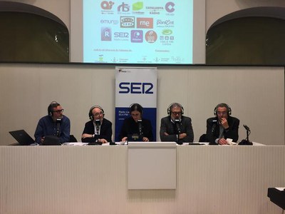 La periodista Mercè March, de Ràdio Lleida, ha entrevistat el paer en cap, Fèlix Larrosa, el primer secretari del PSC Miquel Iceta i els periodistes ….