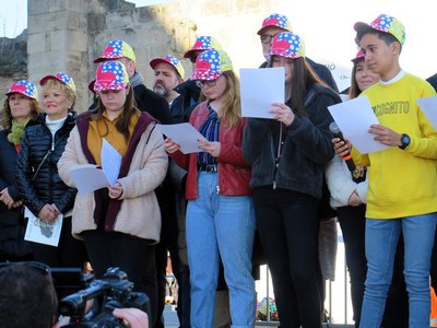 El moment més emotiu, la lectura del manifest per cinc nenes i nenes d'Afanoc.