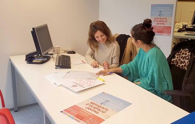 La Paeria ha posat en marxa el programa Referents d'Ocupació Juvenil, subvencionat pel SOC, per facilitat i acompanyar el jovent en la transició del ….