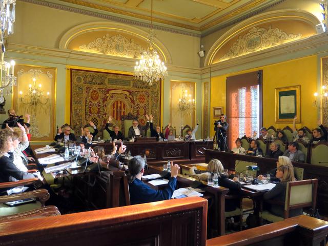 Una de les votacions que han tingut lloc al ple