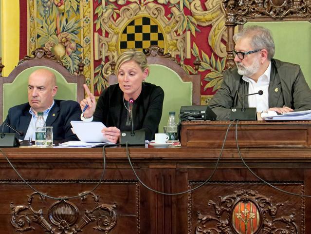 La tinent d’alcalde Montse Mínguez ha defensat la transparencia i bona gestió de l'equip de govern i ha assegurat que no existeix cap irregularitat. “Tenim la tranquil·litat que les coses s’han fet bé”, ha dit