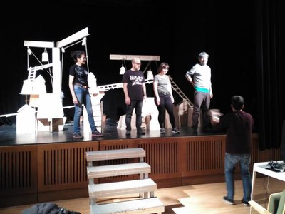 Aquest mes, la companyia de teatre Xip Xap ha estat assajant al Teatre Municipal Julieta Agustí la seva nova obra “El Flautista d’Hamelin”.