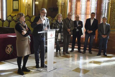 L'alcalde, Fèlix Larrosa, acompanyat de diversos tinents d'alcalde i regidors, ha presentat el projecte "Lleida, ciutat de valors".