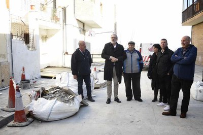 Larrosa també ha visitat les tasques de la Brigada al carrer Algerri.