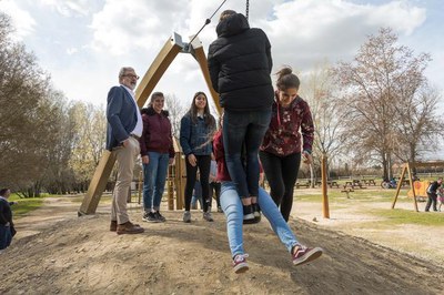 El paer en cap, Fèlix Larrosa, ha visitat aquest matí el parc de la Mitjana.