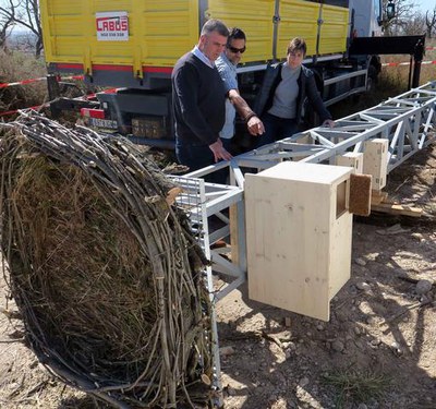 La torre s'ha col·locat al Turó de Gardeny.
