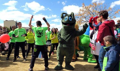 Ritme de batucada per acompanyar la festa.