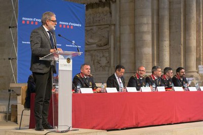 El discurs del paer en cap de Lleida, Fèlix Larrosa, en el Dia de les Esquadres..