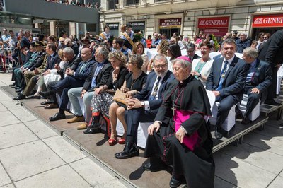 Les autoritats, en l’Ofrena..