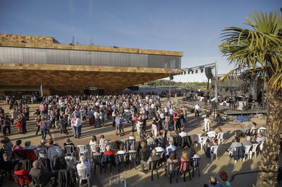Ball de Festa Major amb l'Orquestra Selvatana, a la plaça de la Llotja.