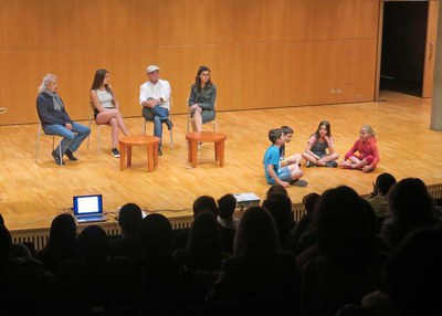 Representació teatral d’un fragment de l’obra “Casa OBerta”, amb l’Aula Municipal de Teatre, a la cloenda i lliurament de diplomes del Projecte “Pres….