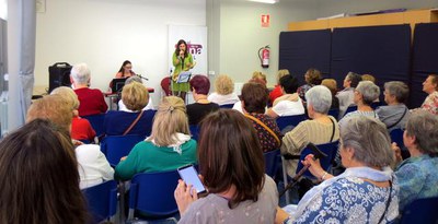 L'activitat ha comptat amb la participació d'una quarantena de dones.