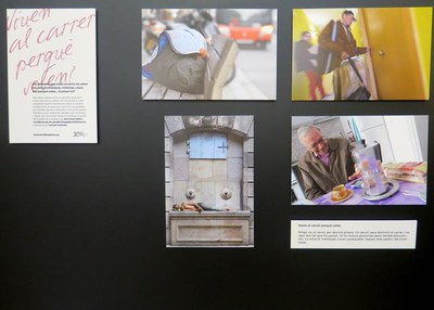Exposició al Pati de la Paeria sobre la realitat i els prejudicis de les persones sense sostre.