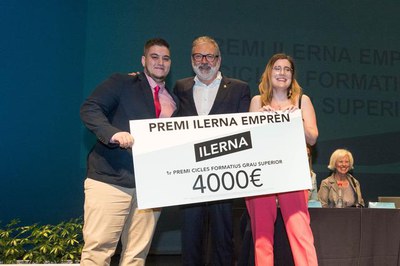 L'alcalde ha estat l'encarregat de lliurar el primer premi Ilerna Emprèn de grau superior.