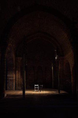 'Fly', nom de la instal·lació de l'església romànica de Sant Martí.