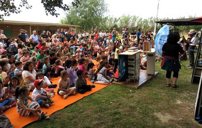 Un grup de titelles ha animat els més petits.