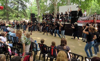 Una batucada ha animat l'ambient del recinte.