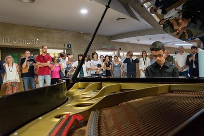 El Concurs Internacional de Piano per a joves i nenes 2nd Ricard Viñes Kids and Youth ha incorporat al seu programa d’activitats la iniciativa “Sent ….