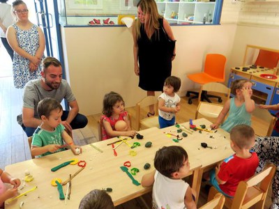 El regidor ha compartit una estona amb els infants a l'escola bressol La Mitjana.
