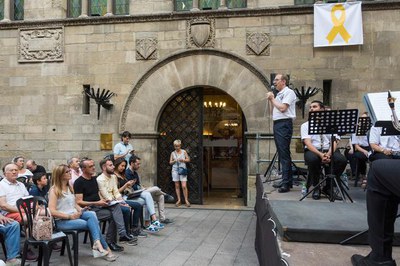 Amadeu Urrea, director del festival, ha pronunciat unes paraules abans de dirigir la Banda Municipal.
