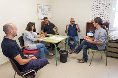 Reunió entre Sergi Talamonte i els treballadors del Centre d'Acollida d'Animals de Companyia.