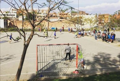 El projecte municipal Futcalle, amb 12 equips i uns 90 participants, s’ha desenvolupat durant el curs 2018/19 a Balàfia i Pardinyes i ha finalitzat a….