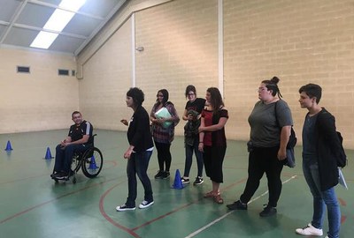 630 alumnes de 13 escoles han participat enguany en la gimcana “Ara tu tens l’oportunitat. Viu les discapacitats”, impulsada per la Regidoria de les ….