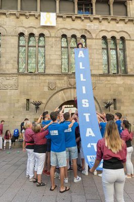 L'acte ha conclòs amb un pilar dels Castellers de Lleida amb la pancarta.