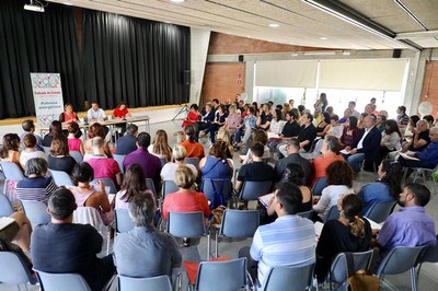 Els ajuntaments catalans fan front comú davant les companyies.