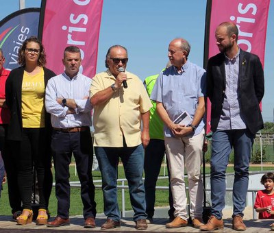 El president del Sícoris, al costat del regidor d'Esports, Sergio González, ha agraït la col·laboració d'atletes i voluntaris.