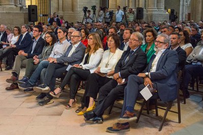 Una àmplia representació de regidors de la Paeria ha assistit a l'acte.