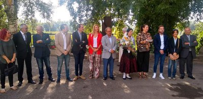 En finalitzar el pregó, hi ha hagut uns breus parlaments davant l'Ermita de Butsènit.