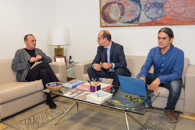 La trobada del paer en cap i del tinent d'alcalde Talamonte amb Caixabank s'ha centrat en temes d' habitatge..