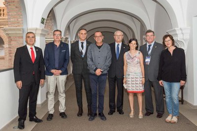 Autoritats i organitzadors, al Parador de Lleida, que acull el Congrés organitzat pel Col·legi Oficial de Metges de Lleida..